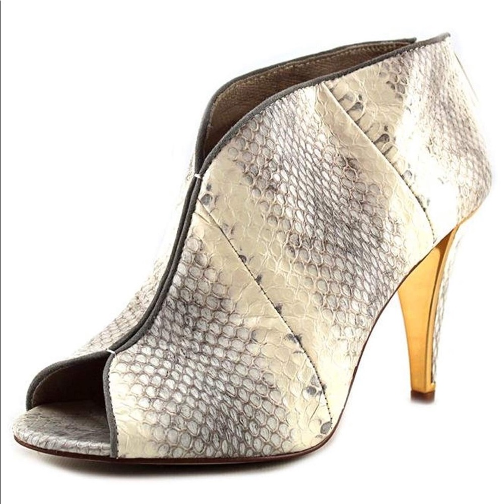 Louise et Cie gray peep toe bootie